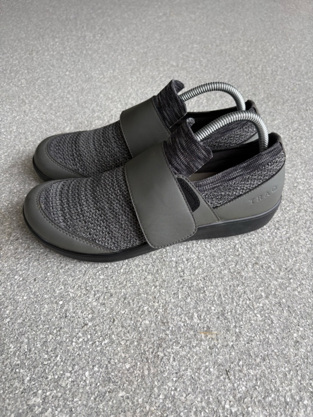 Traq By Alegria Qwik Smart Walking Shoes Size 9 (40)